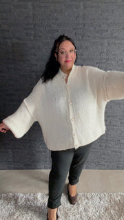 Curvy Oversize Strickjacke Alia