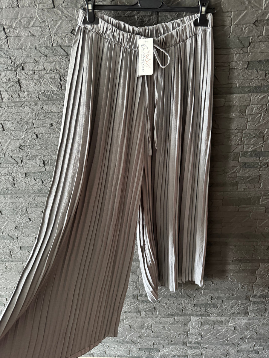Pleated pants (46/56)
