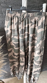 Curvy Musselinhose Camouflage 48/56