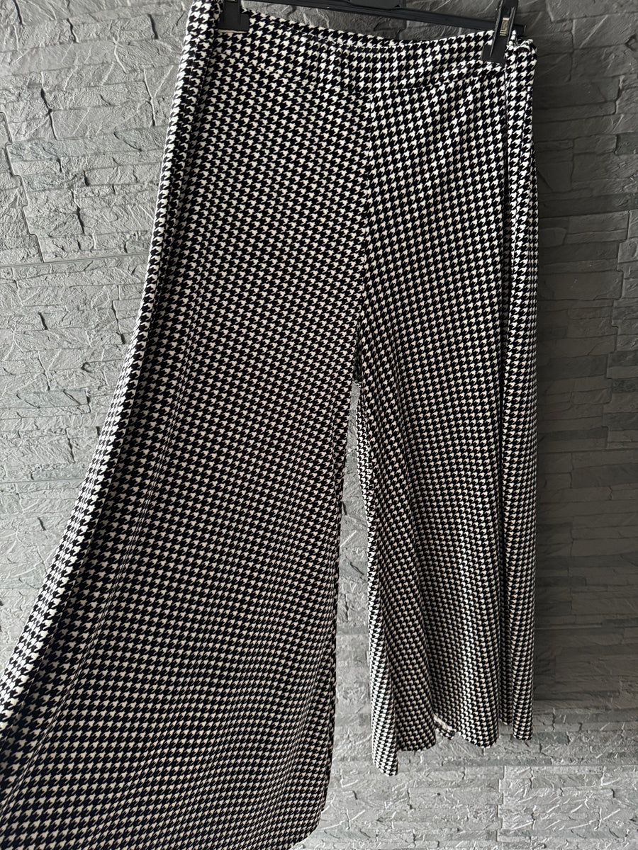 Palazzo Velour Vibes (50/56)